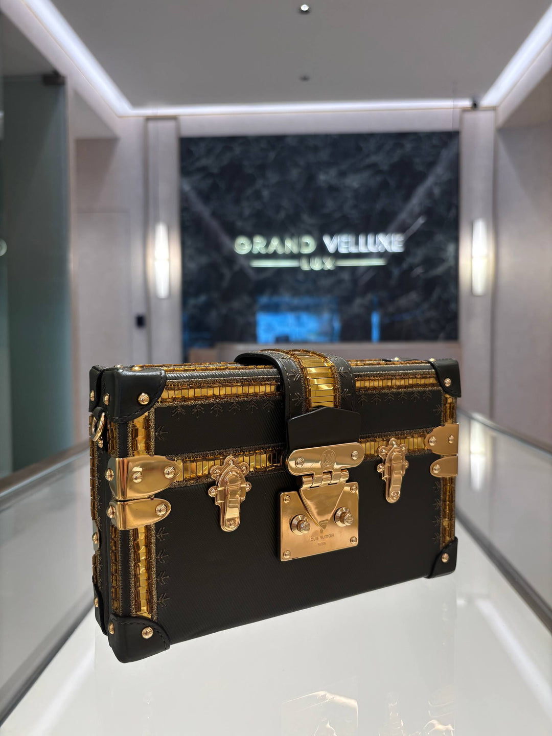 LOUIS VUITTON PETITE MALLE HANDBAG IN DARK GREEN LEATHER