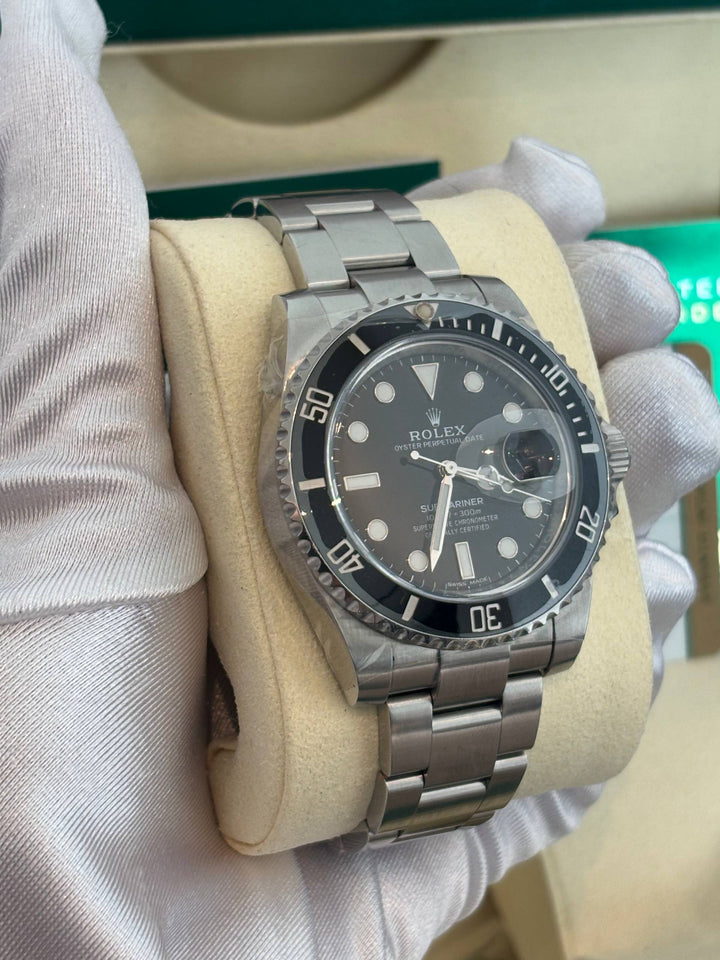 2017 ROLEX SUBMARINER DATE REF. 116610 BLACK DIAL 40MM AUTOMATIC WATCH