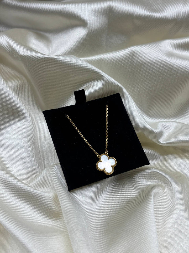 VCA VAN CLEEF VINTAGE ALHAMBRA PENDANT 18K YELLOW GOLD MOTHER OF PEARL YEAR 2023