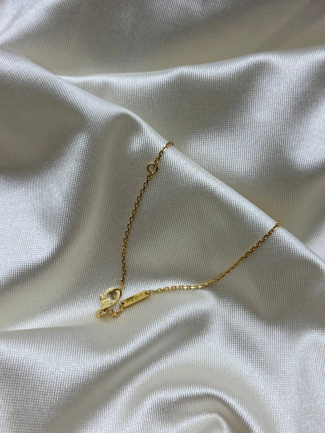 VCA VAN CLEEF VINTAGE ALHAMBRA PENDANT 18K YELLOW GOLD MOTHER OF PEARL YEAR 2023