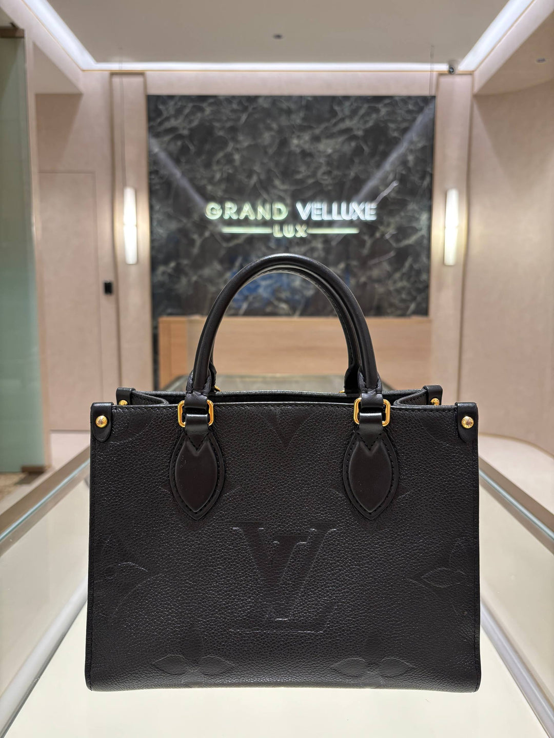 LOUIS VUITTON ONTHEGO TOTE BAG IN MONOGRAM EMPREINTE LEATHER
