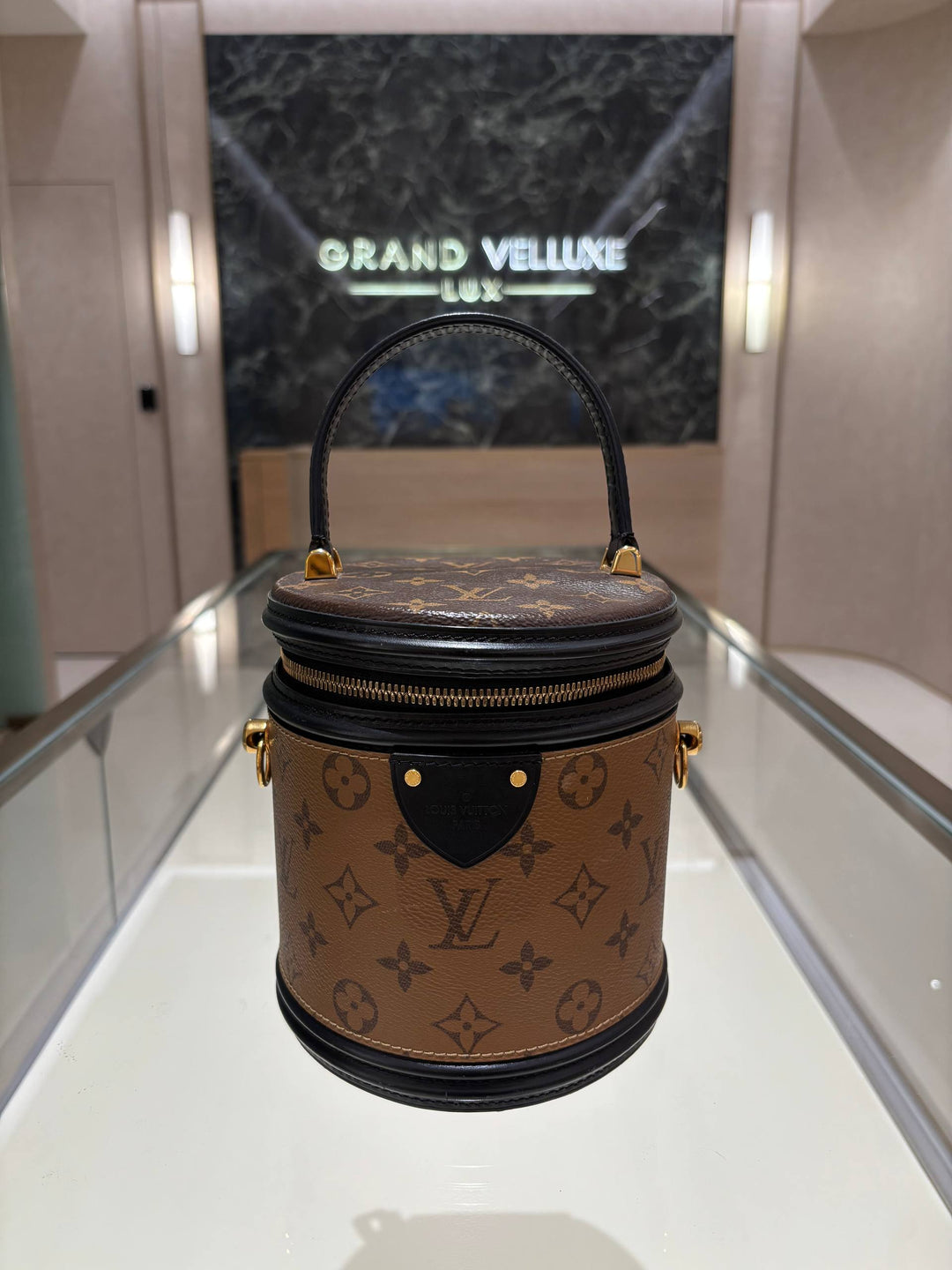 LOUIS VUITTON CANNES IN BROWN MONOGRAM REVERSE CANVAS &amp; BLACK CALF LEATHER